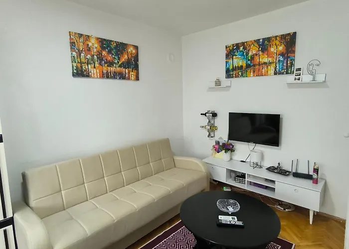 Iris Apartment - Modern & Cozy