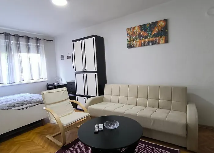 Iris Apartment - Modern & Cozy